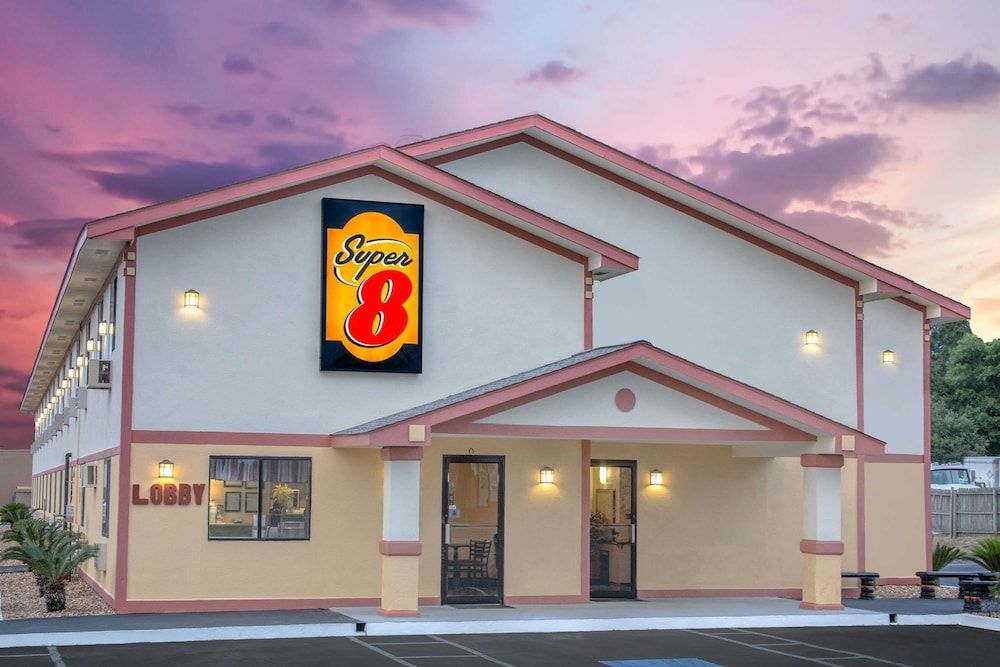 Super 8 by Wyndham Douglas 2 estrelas em Douglas