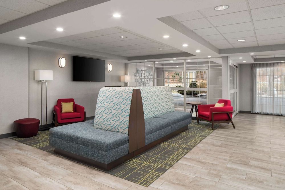 Hampton Inn Sturbridge 2