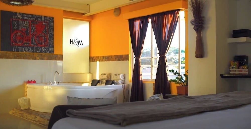 HOTEL HYM SAS 3