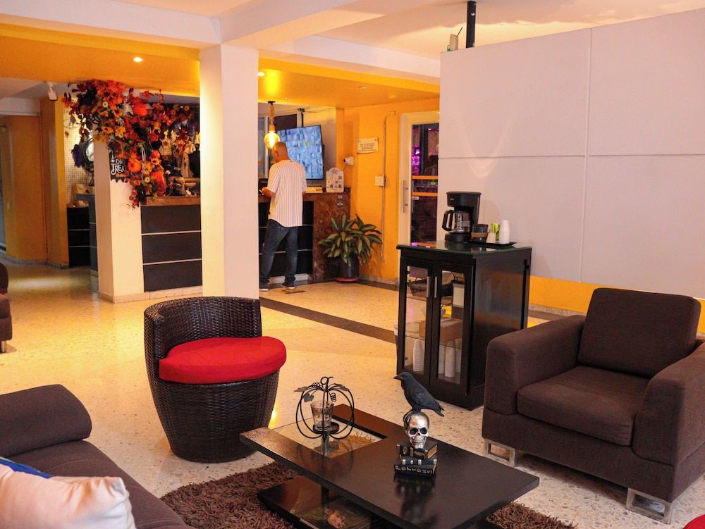 HOTEL HYM SAS 2