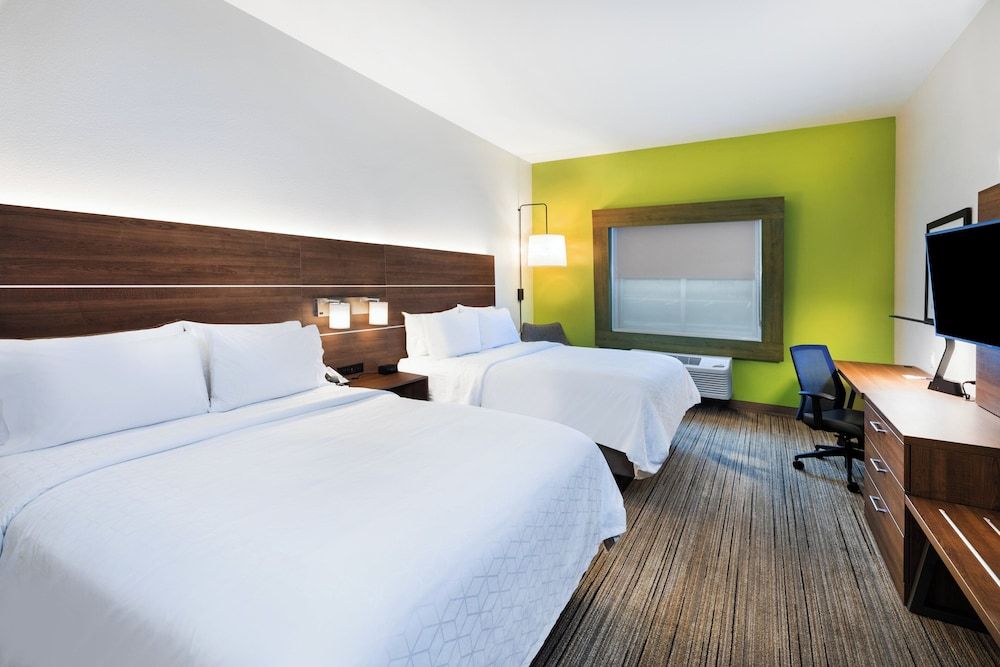 Holiday Inn Express Hotel & Suites Ozona by IHG 3