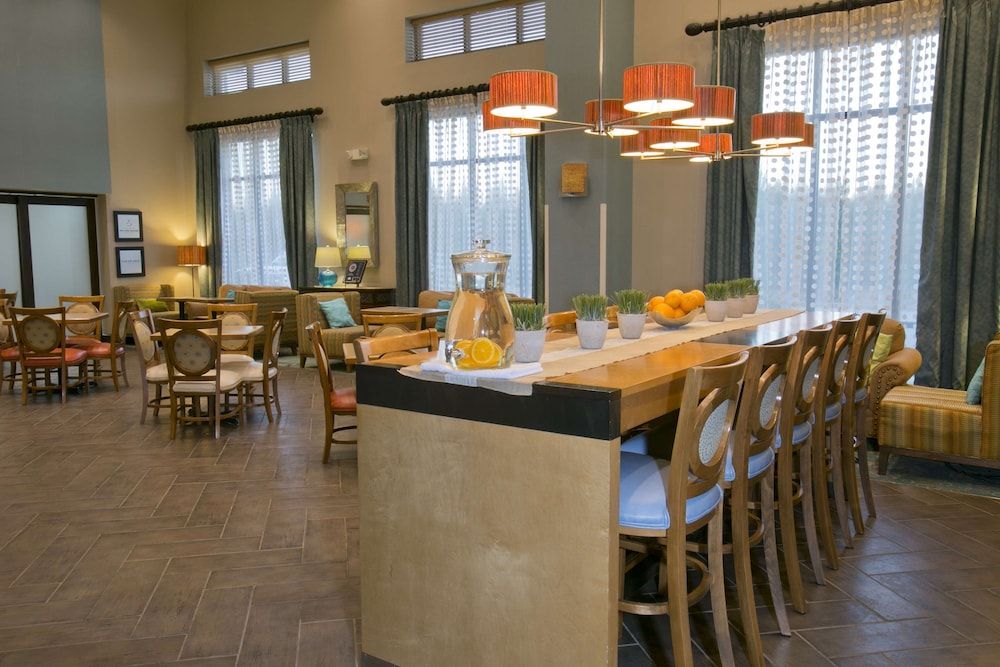 Hampton Inn & Suites Wiggins 2