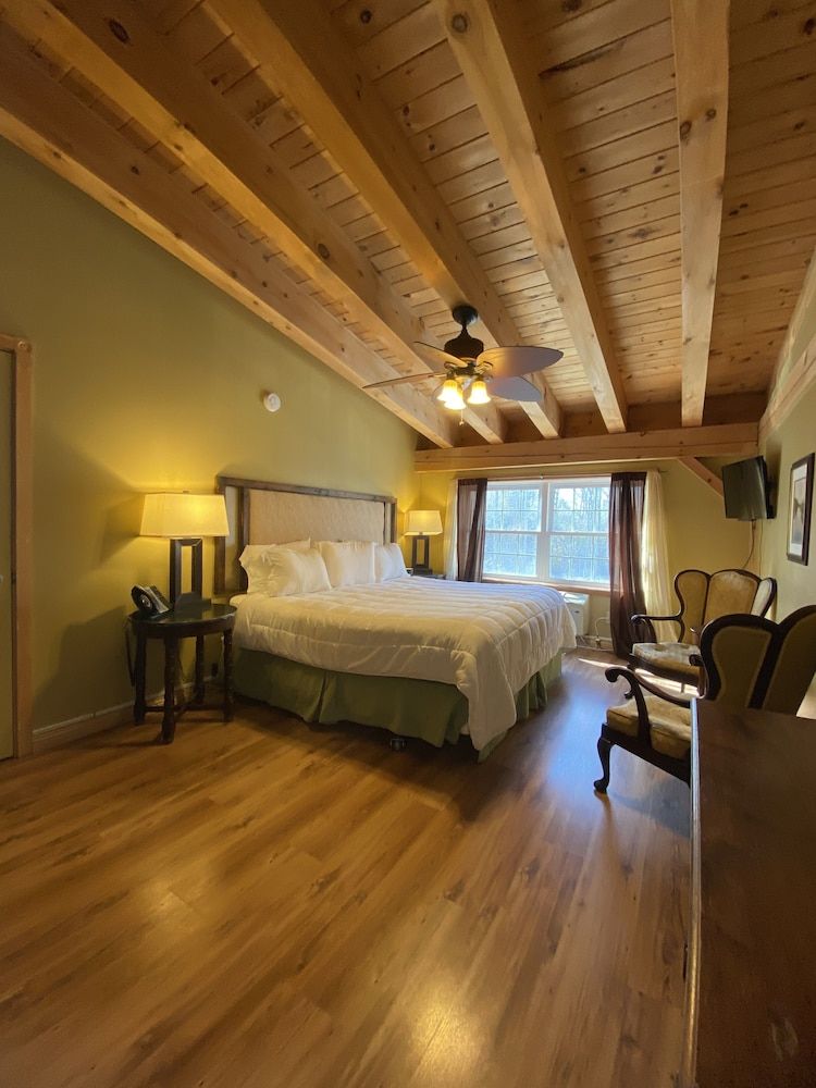 Timber House Resort 3