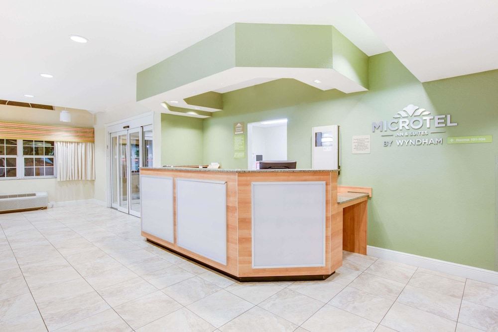 Microtel Inn & Suites by Wyndham Saraland/North Mobile 2