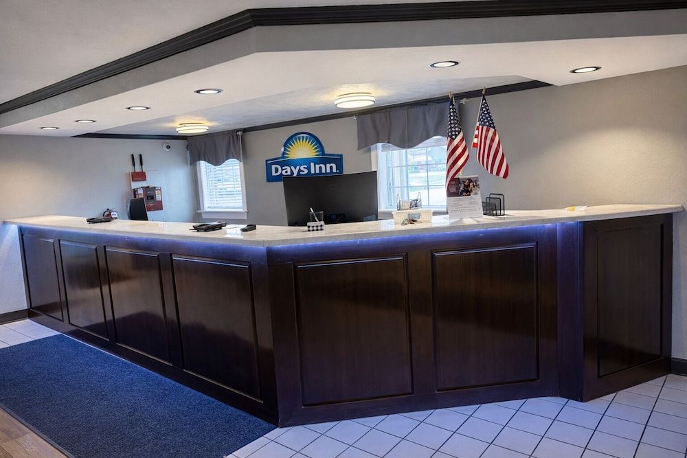 Days Inn by Wyndham Amherst OH – Near Cleveland, Cedar Point & Lake Erie 3