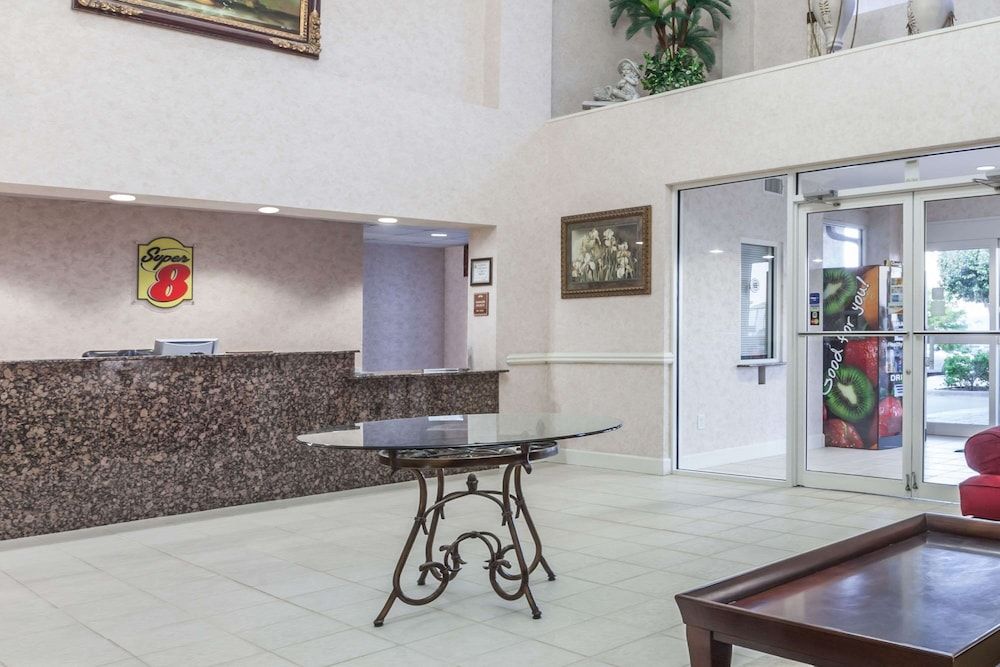 Super 8 by Wyndham Hillsboro TX 2