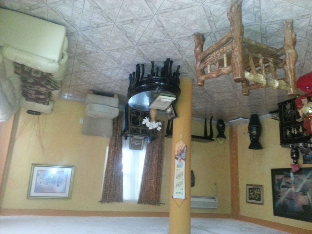La Delphina B&B Bar and Grill Hotel 2