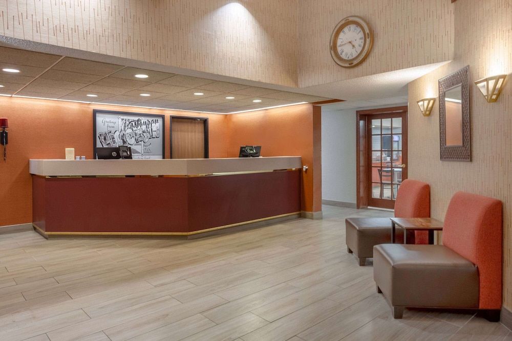 Super 8 by Wyndham Wausau 3