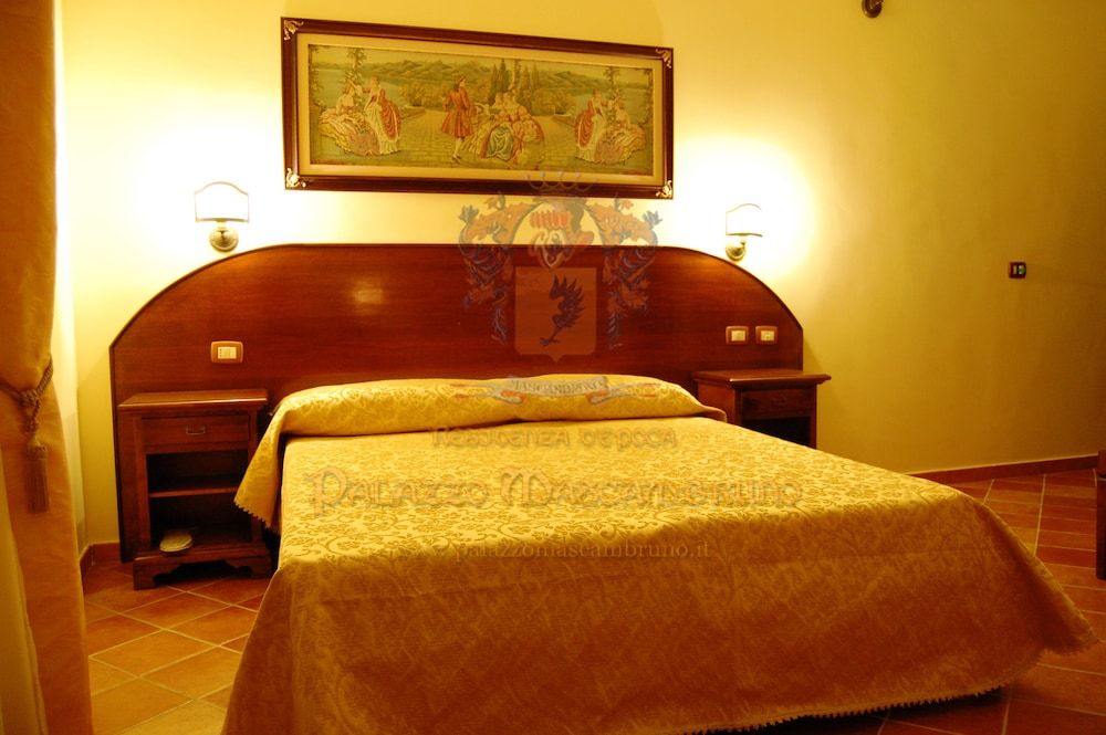 Palazzo Mascambruno 3