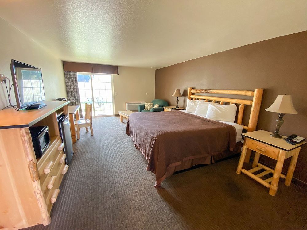 Sisters Inn And Suites 2