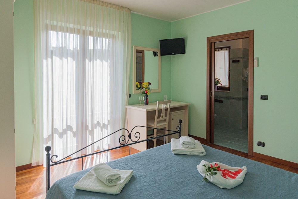 Agriturismo Il Crinale -1 estrellas en Castorano