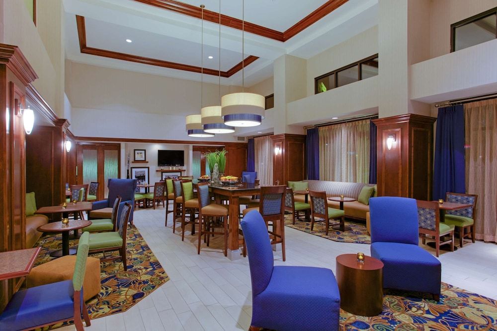Hampton Inn & Suites Fredericksburg South 2