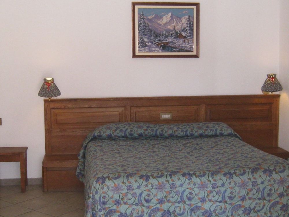 Hotel Villa Plinia 3