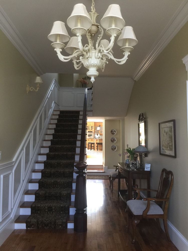 Clyde Hall Bed and Breakfast 2