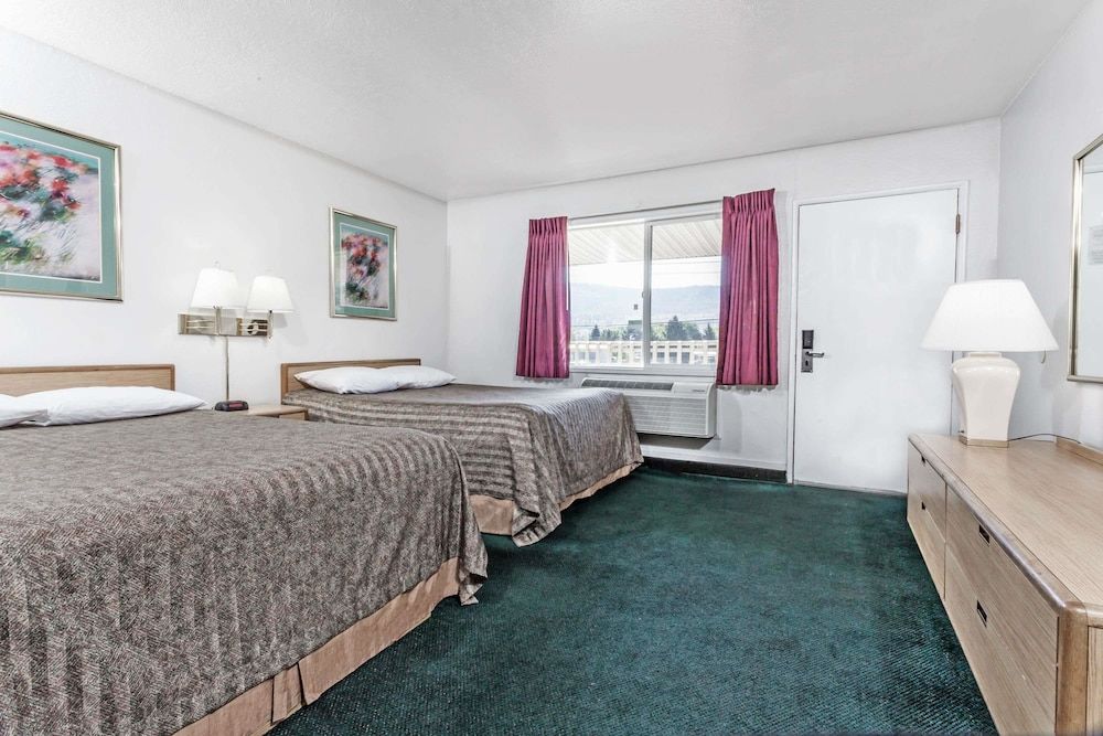 Travelodge by Wyndham La Grande 3