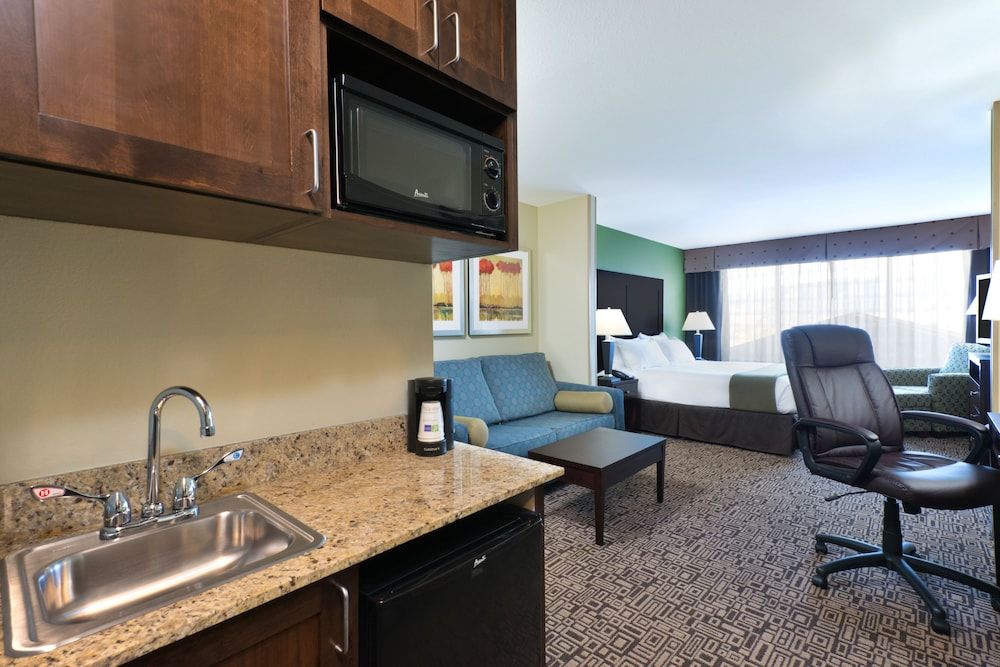Holiday Inn Express Hotel & Suites Richfield by IHG 2