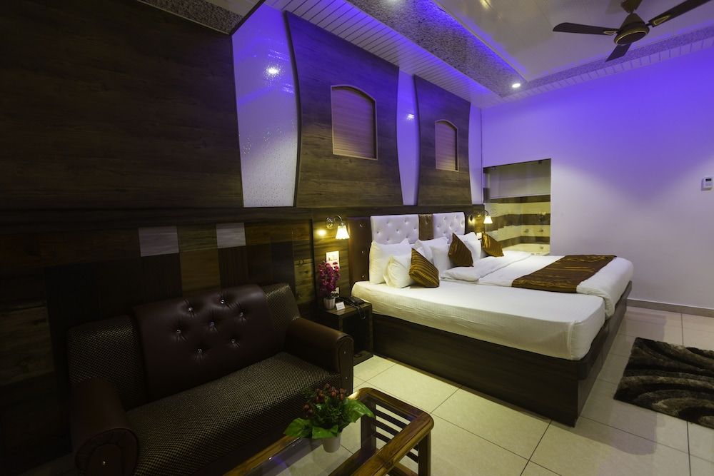 Hotel Kings Regency 3 estrellas en Drang