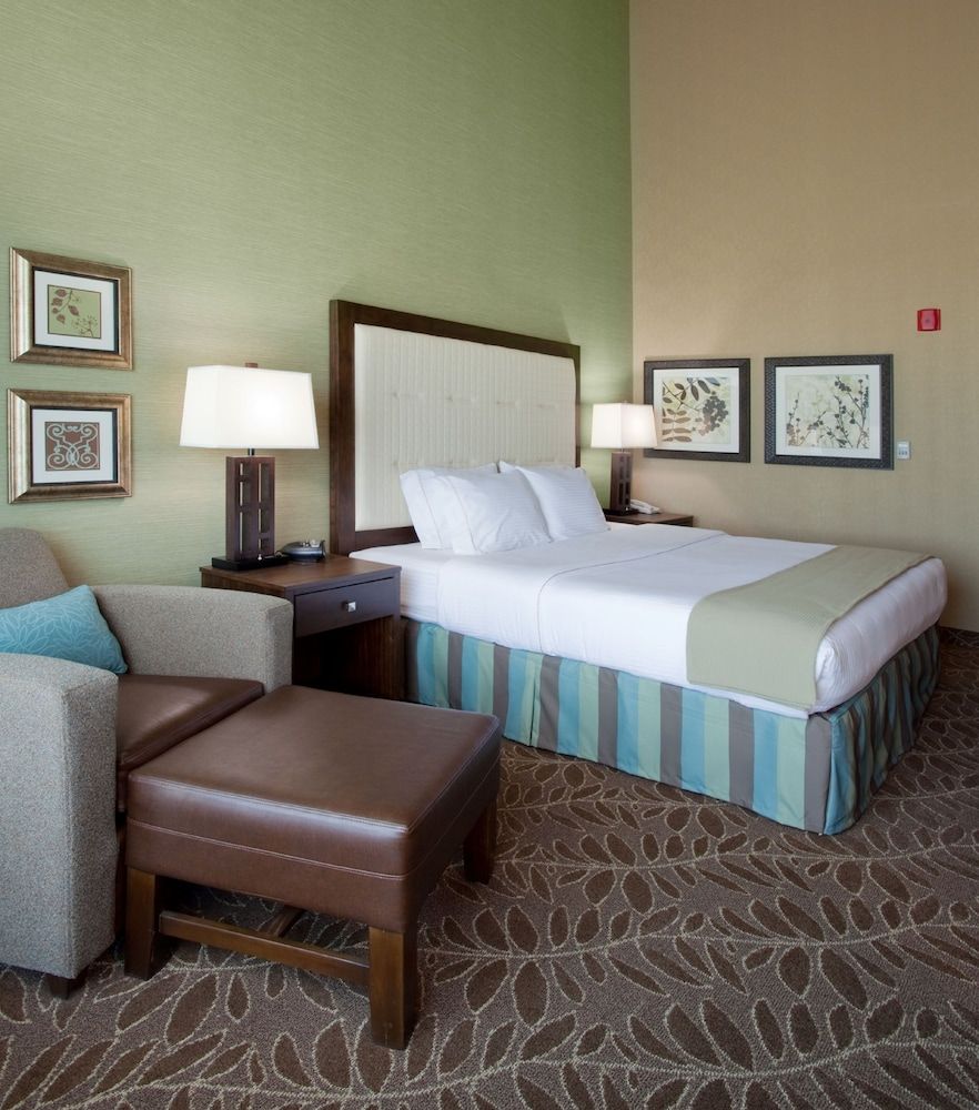 Holiday Inn Express & Suites Logan by IHG 2 estrelas em Logan