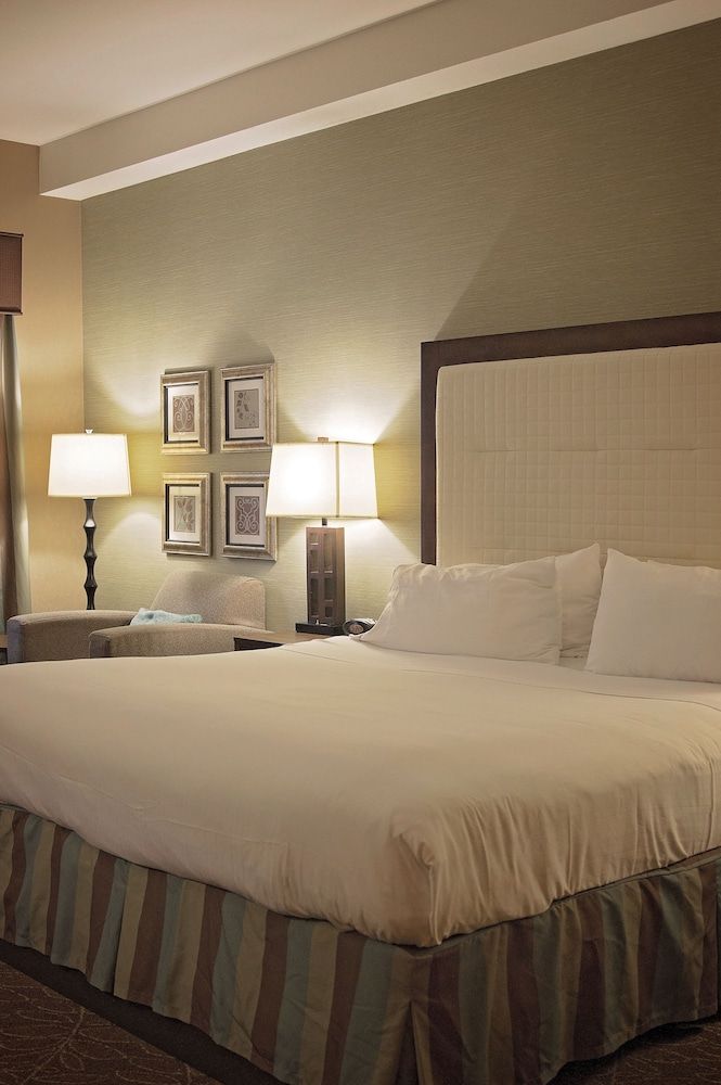 Holiday Inn Express & Suites Logan by IHG 2