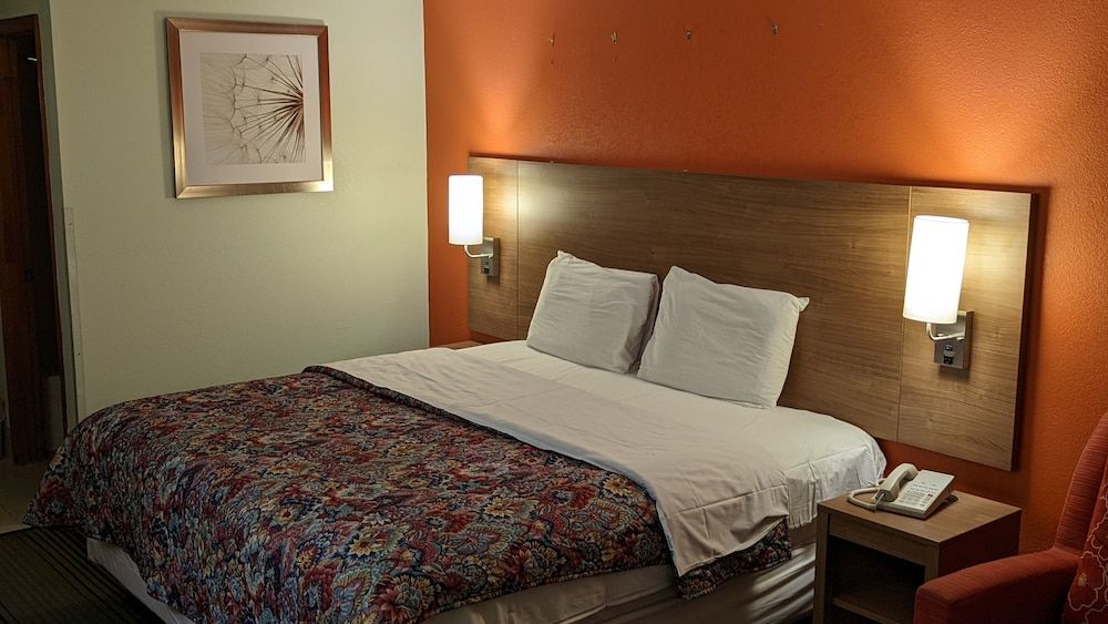 Budget Host Inn 3