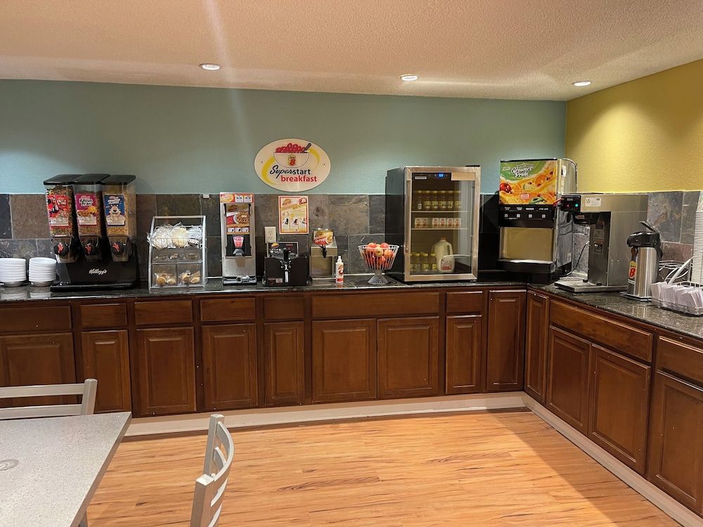 Super 8 by Wyndham Monroe 3 estrellas en Monroe