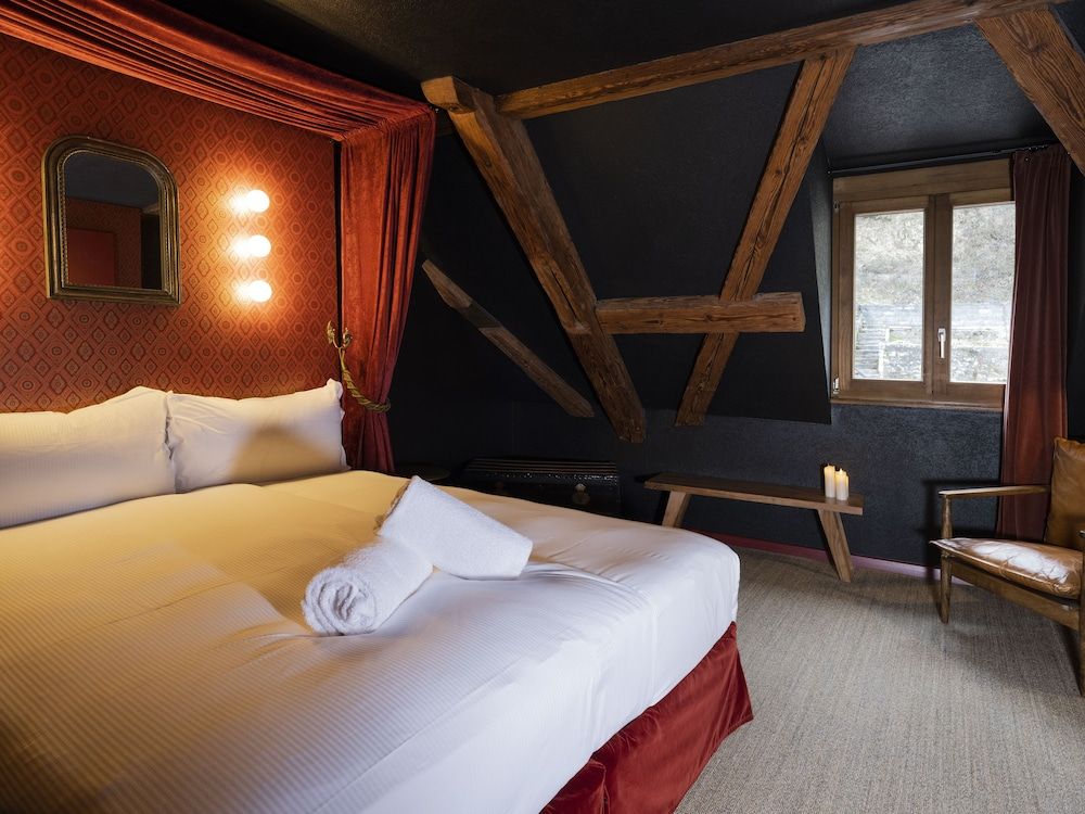 Peanut Medieval Lodge 3