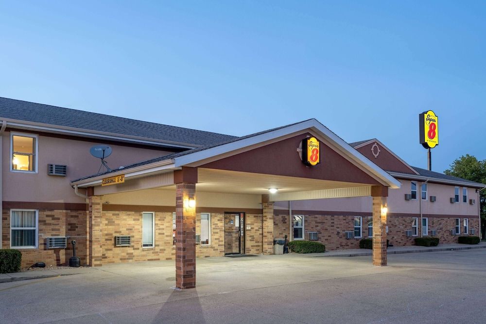 Super 8 by Wyndham Mattoon 2 estrelas em Mattoon