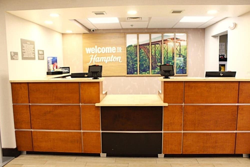 Hampton Inn Summersville 3
