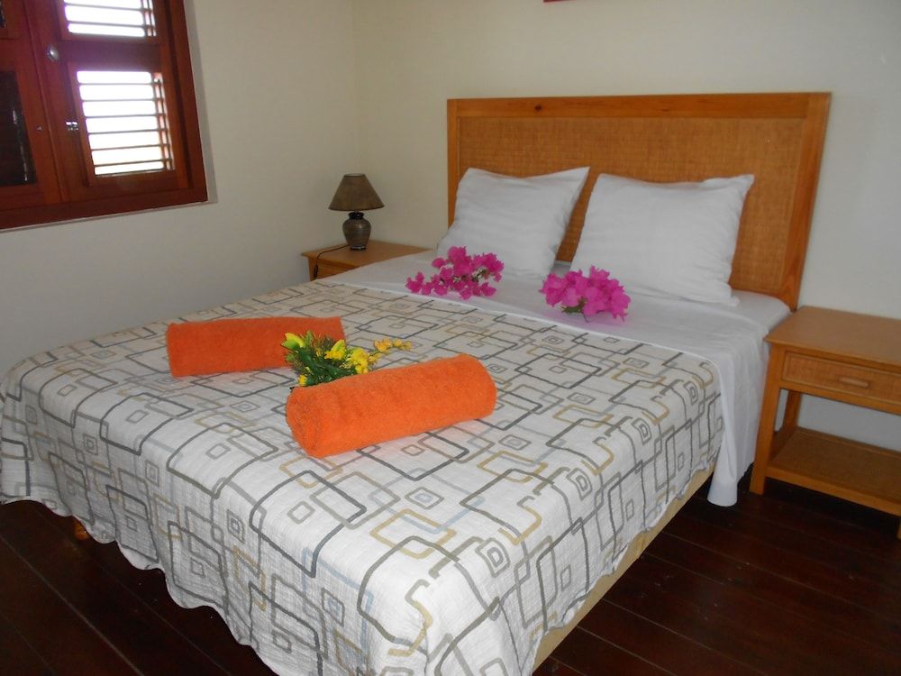 West Hill Bungalows 2