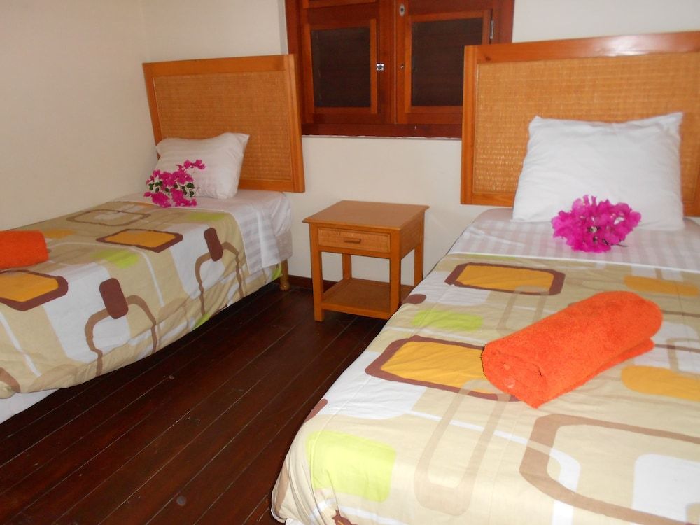 West Hill Bungalows 3