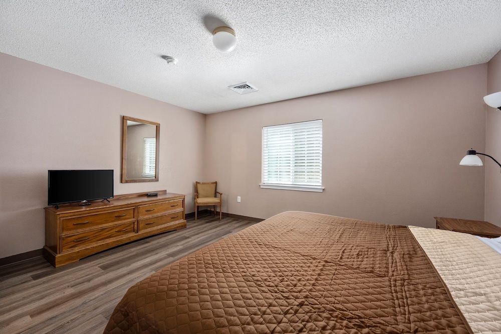 Affordable Suites Greenville 3