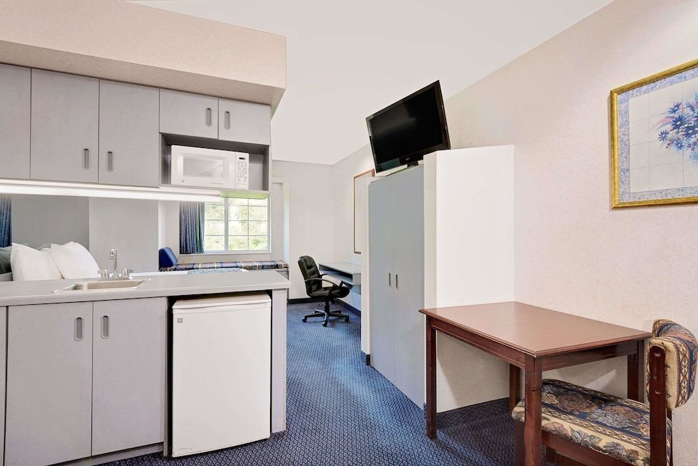 Microtel Inn & Suites by Wyndham Hagerstown by I-81 3