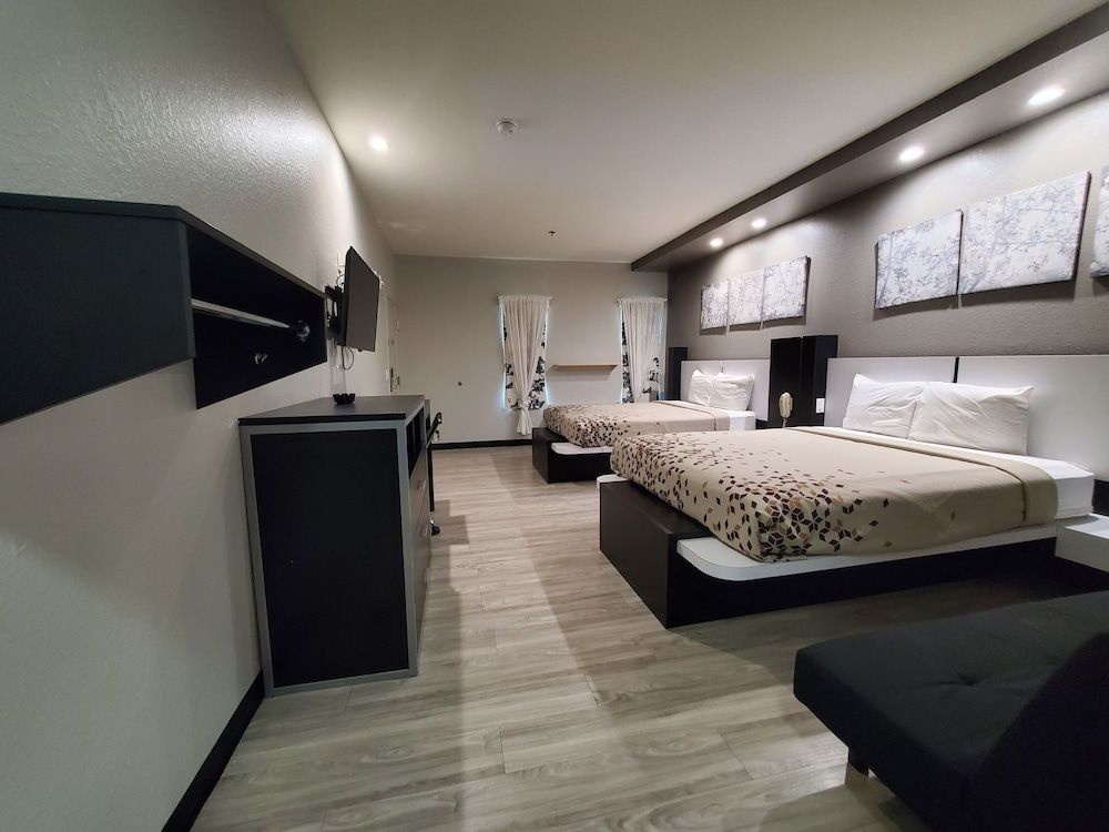 Crystal Inn 3