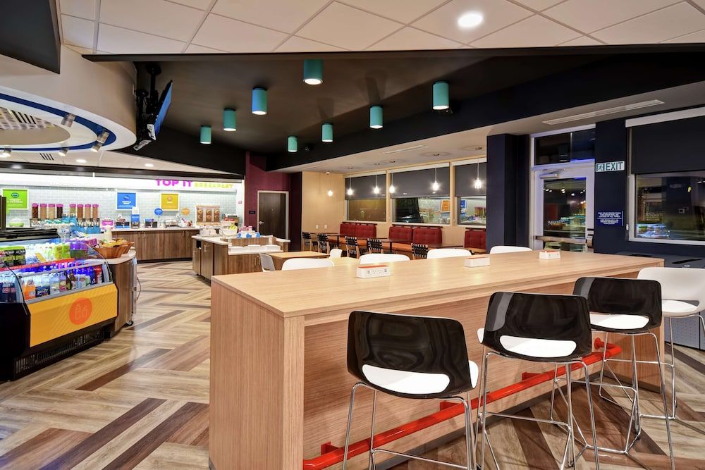 Tru by Hilton Fort Wayne, IN 3
