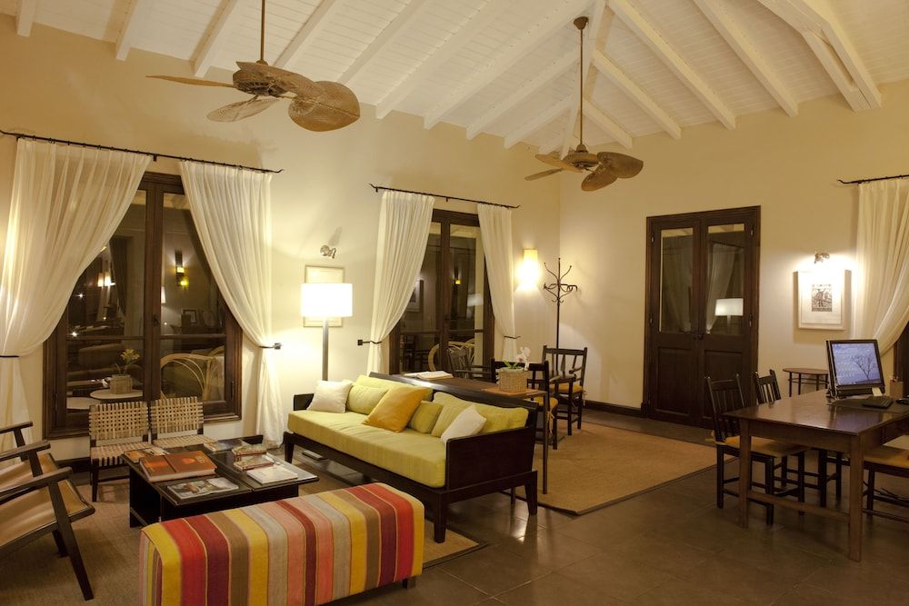 Puerto Valle Hotel de Esteros 2