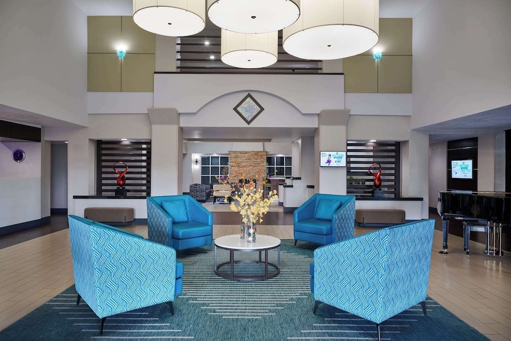 DoubleTree by Hilton Chatsworth 2
