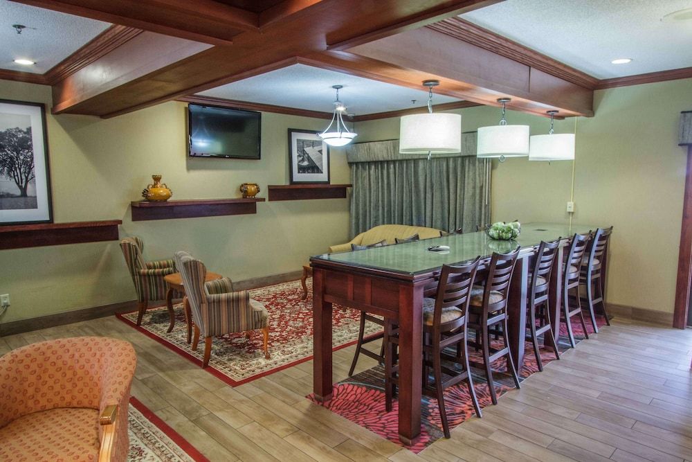 Hampton Inn South Haven 2