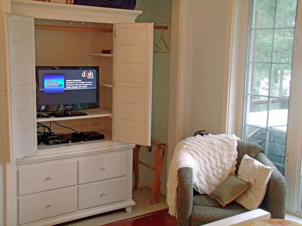 Inn to the Woods B&B 3