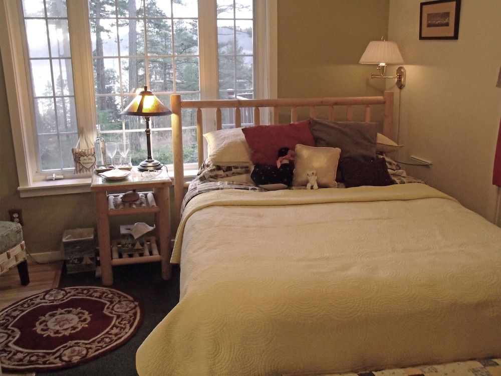 Inn to the Woods B&B 2
