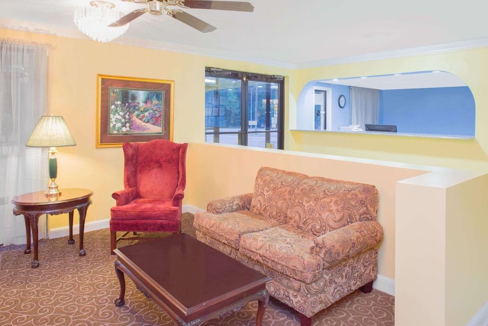 Days Inn by Wyndham Andalusia 2
