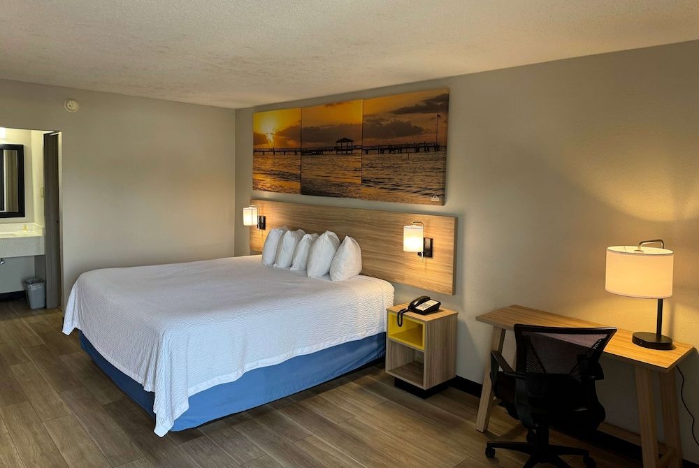 Days Inn by Wyndham Crystal River 3