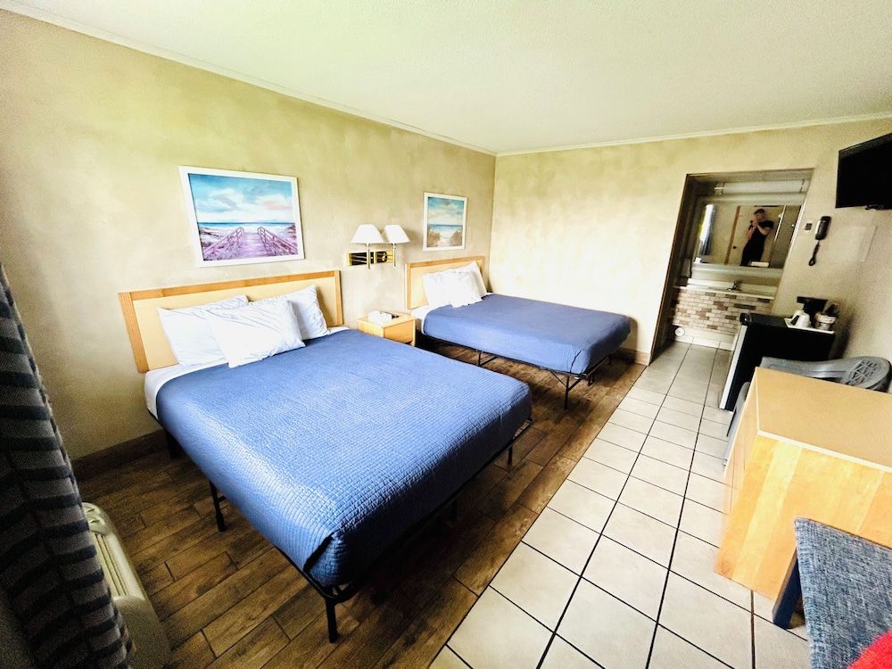 Silver Sands Hotel & Resort 3