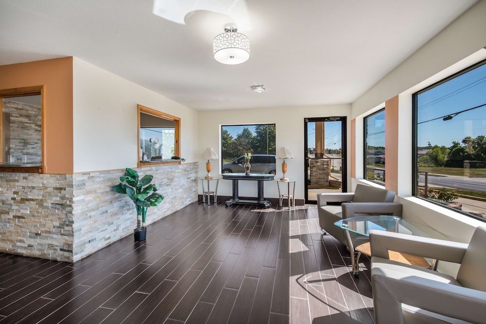 Americas Best Value Inn & Suites Harrisonville 3