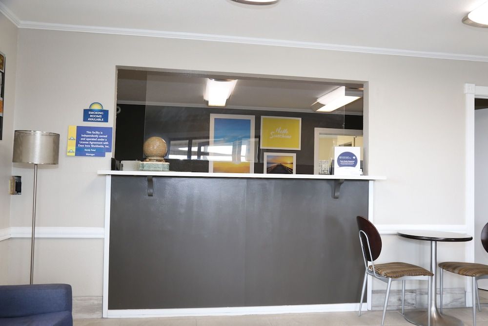 Days Inn by Wyndham Monroe LA 3