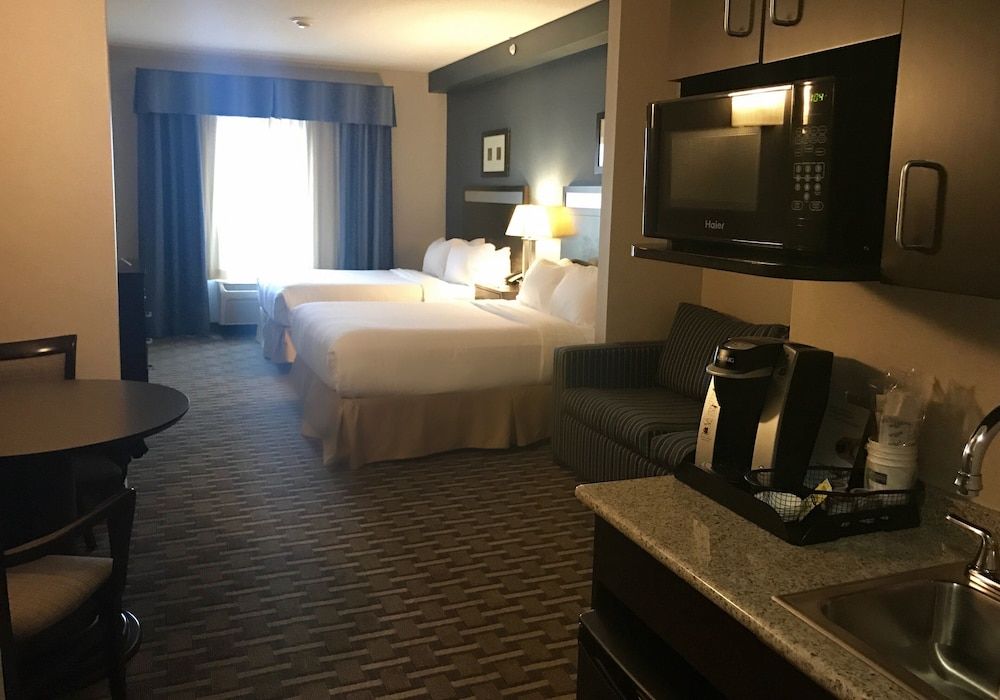 Holiday Inn Express & Suites Morton - Peoria Area by IHG 2