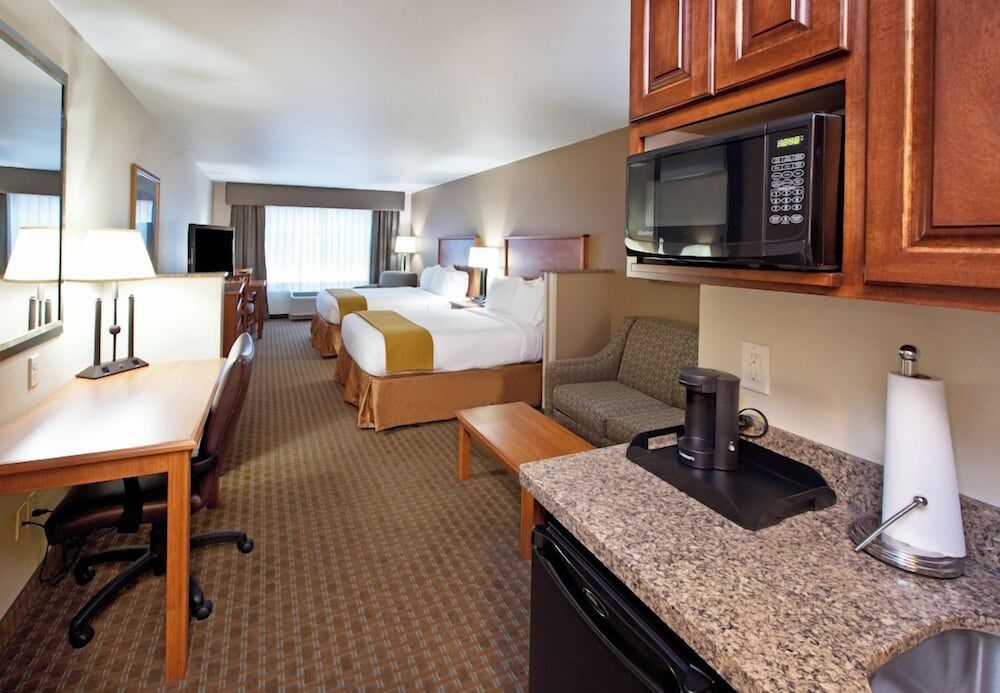 Holiday Inn Express and Suites Sioux Falls SW by IHG 3