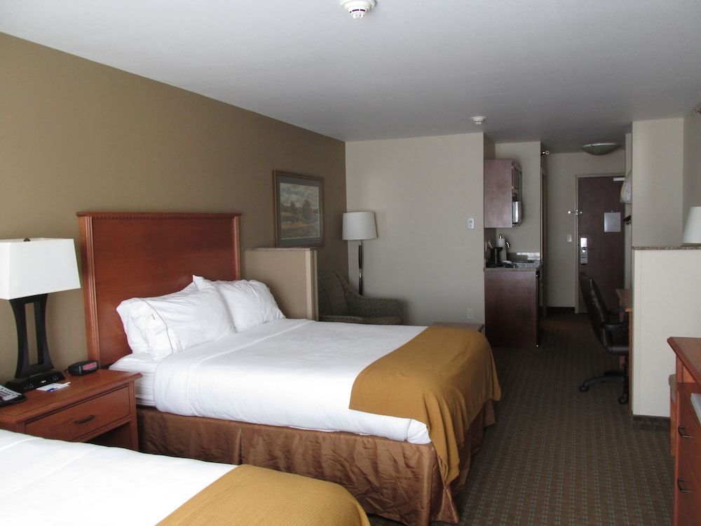 Holiday Inn Express and Suites Sioux Falls SW by IHG 2