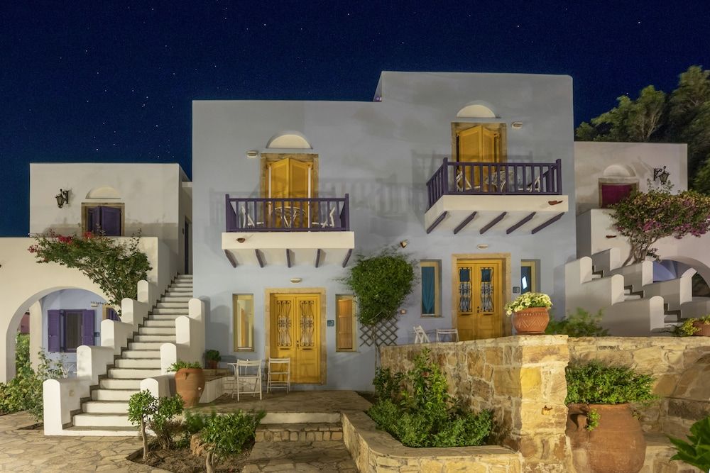 Hotel Nefeli 3 estrellas en Agia Marina