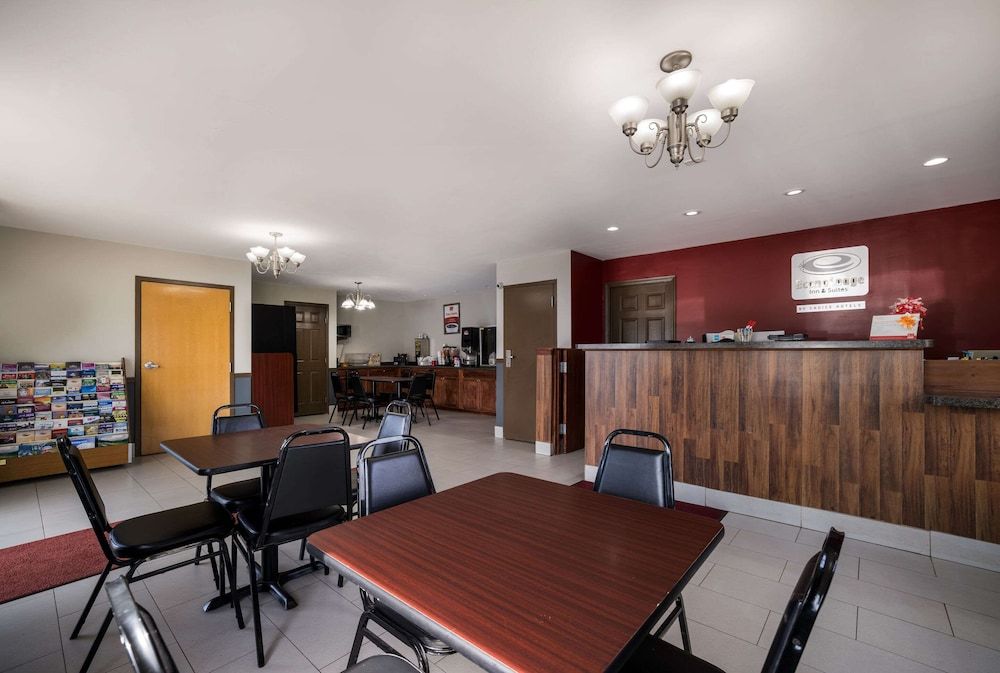 Econo Lodge Inn & Suites Canandaigua - Fingers Lake Area 3