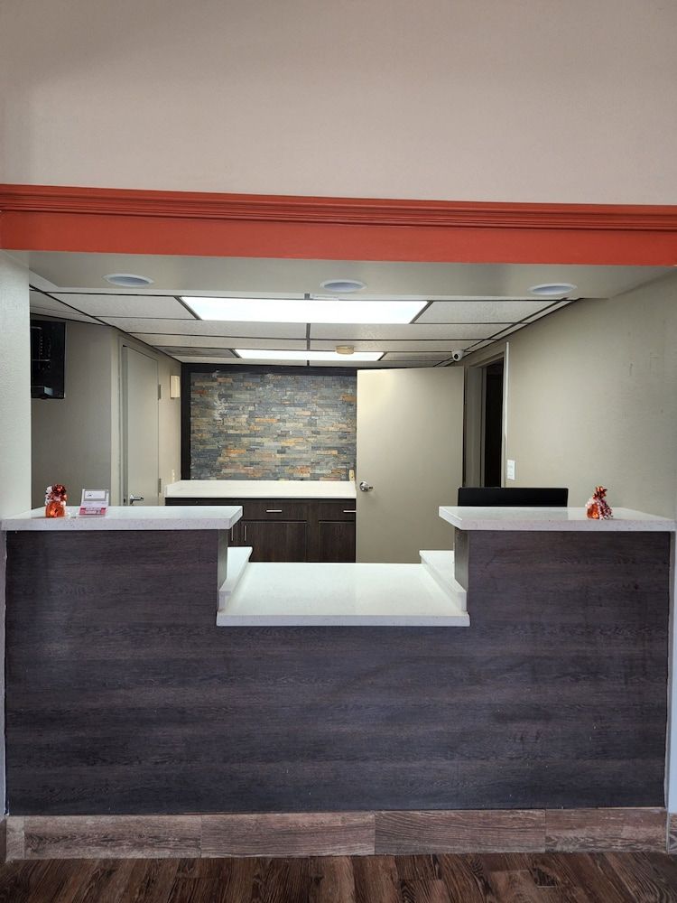 Days Inn by Wyndham Clemson 3